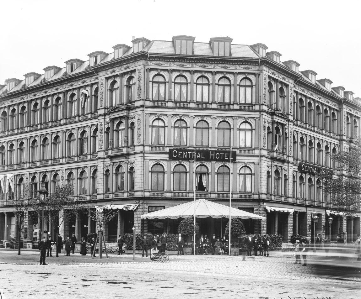 Central Hotel. Hj. Vesterbrogade/Rådhuspladsen.
