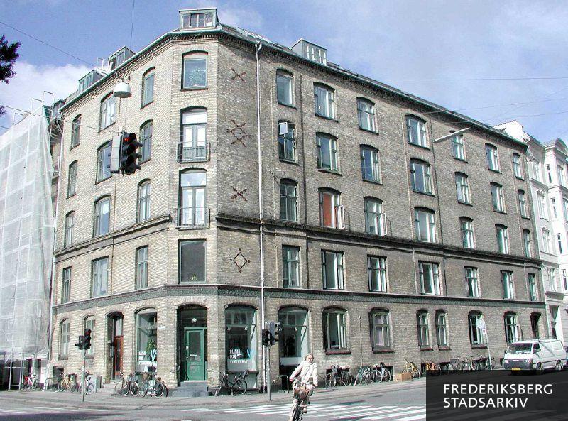 Hjørneejendommen Bülowsvej 5C og Grundtvigsvej 1