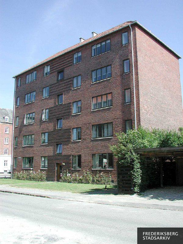 Drosselvej 80 på hjørnet af Borups Allé