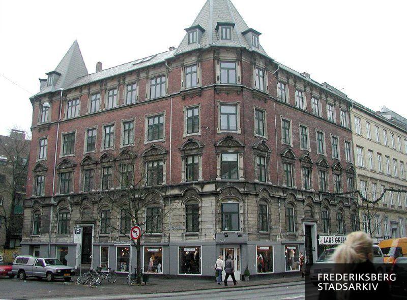 Hjørneejendommen Falkoner Allé 24 / Chr. Winthers Vej 2
