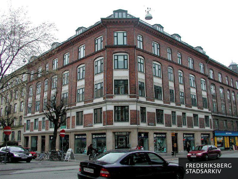 Hjørneejendommen Falkoner Allé 77 / Kong Georgs Vej 2