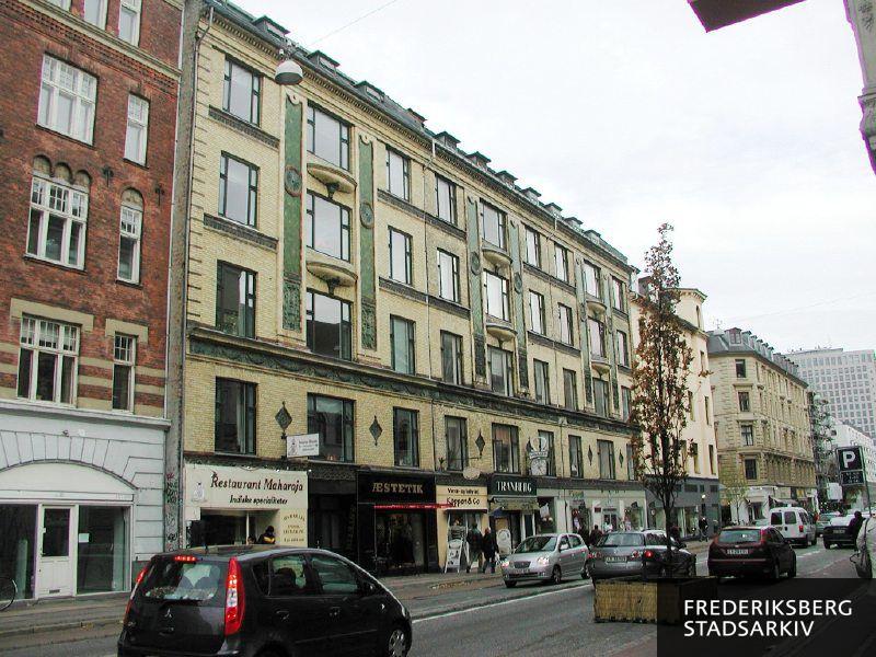 Hele husrækken fra Gammel Kongevej 86 i forgrunden til Codan-Bygningen i november 2007