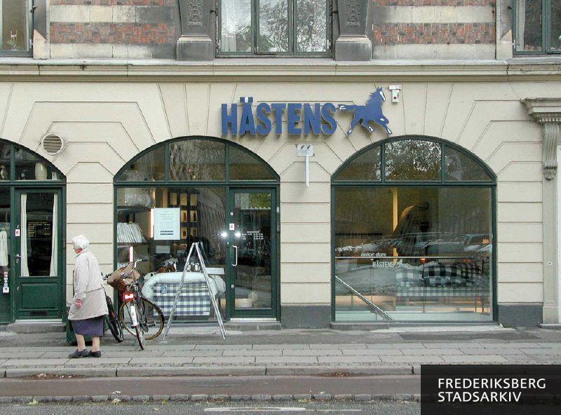 Butiksfacaden til sengeforretningen Hästens. Senge og møbler