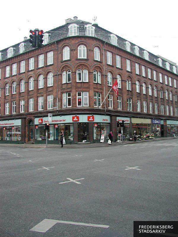 Hjørneejendommen Gammel Kongevej 113 og Alhambravej 17