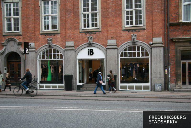 Butiksfacaden til en afdeling af herretøjsforretningen iB på Gammel Kongevej 120