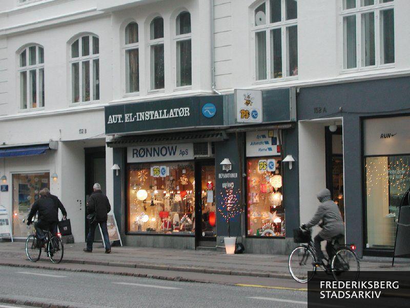 Butiksfacaden til lampeforretning og aut. elinstallatør Rønnow Aps.