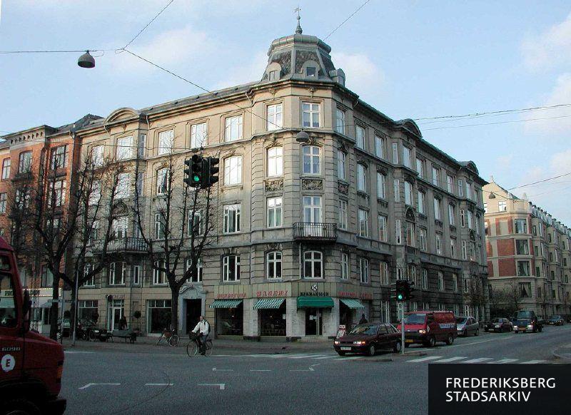 Hjørneejendommen Frederiksberg Allé 56 / Madvigs Allé 1