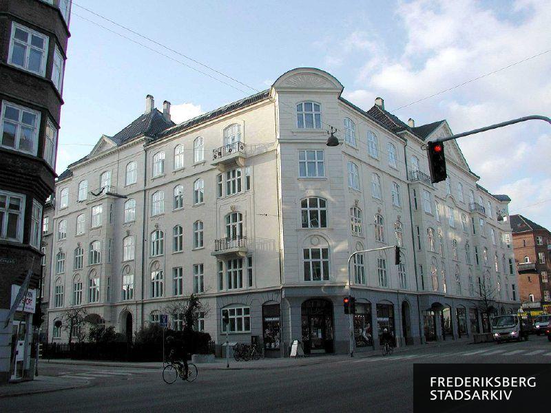 Hjørneejendommen Halls Allé 2 / Vesterbrogade 175-177