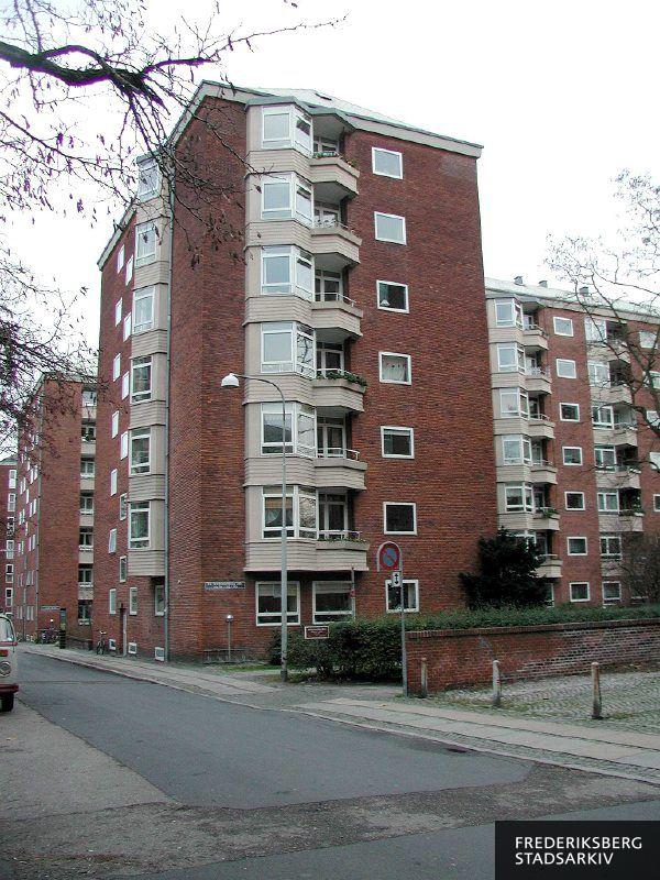 Maglekildevej 5 og sti til husnumre på Frederiksberg Allé