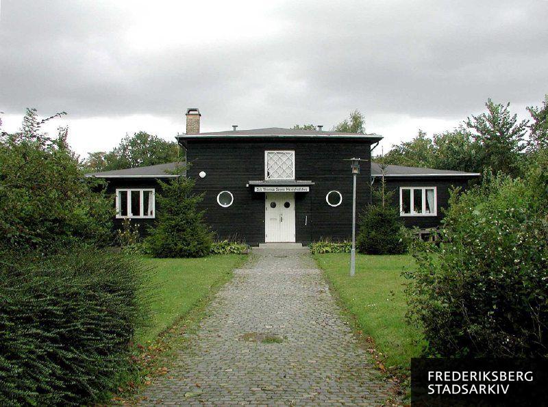 Det sidenhen nedrevne Sankt Thomas Sogns Menighedshus på Rolighedsvej 23B i 2006