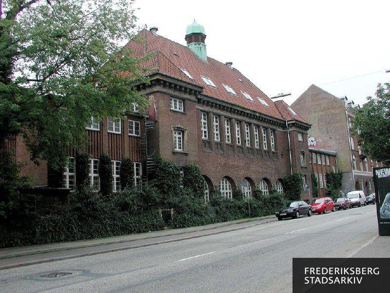 Gymnastikhuset til Skolen på Bülowsvej, der har adresse på Fuglevangsvej 5