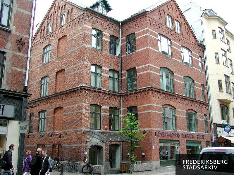 Københavns Tekniske Skole med glasbaldakin