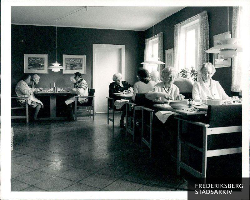 Plejehjemmet Dyssegården, Kokkedal. Plejehjemmets spisestue."