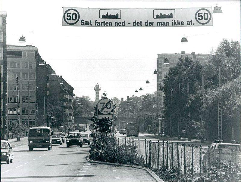 Indførelse af 50 km hastighedsbegrænsning i byer. Her set på Roskildevej ud for Domus Vista på Nordens Plads