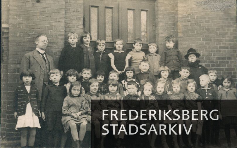 Skolen på Nyelandsvej, 1 Aa 1925/26 (?) 1. række fra venstre: ? Graff ...