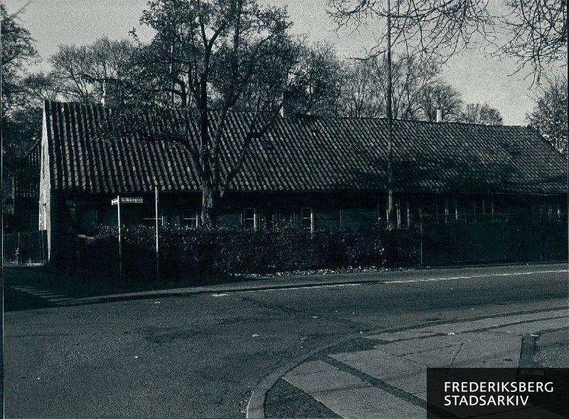 Howitzvej 44. Huset set fra Solbjergvej