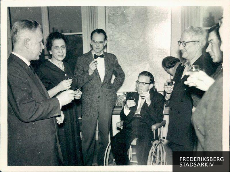 Reception på Frederiksberg Rådhus. Fra venstre: Aksel Rygaard Andersen, Kirsten Westergaard, Johannes Borken, Ejgild Kristensen, arkitekt Valdemar Bayer og arkitekt Knud Halbirk
