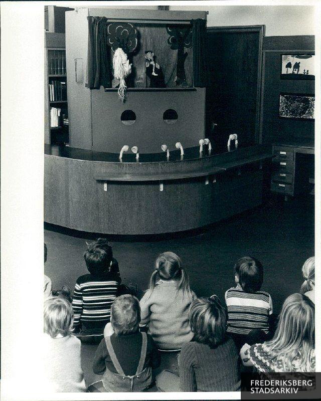 Mester Jakel-teater i børnebibliotekets læsesal på Hovedbiblioteket