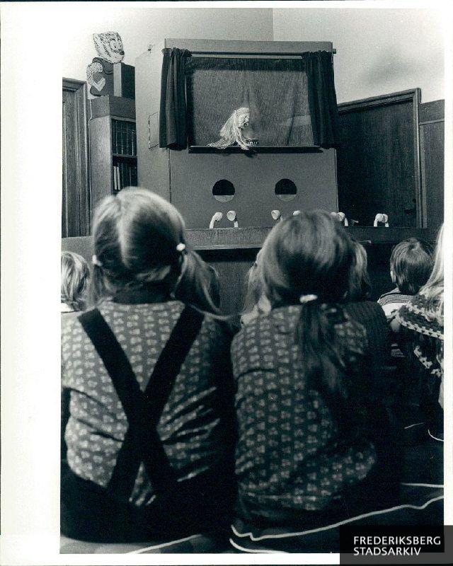 Mester Jakel-teater i børnebibliotekets læsesal på Hovedbiblioteket