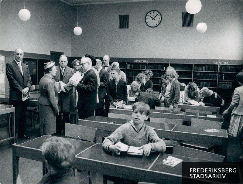 Besøgende Fra Hampstead I Børnelæsesalen På Frederiksberg Hovedbibliotek Kbhbillederdk 