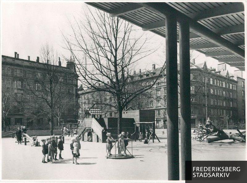 Legepladsen med Røverborgen Langelands Plads