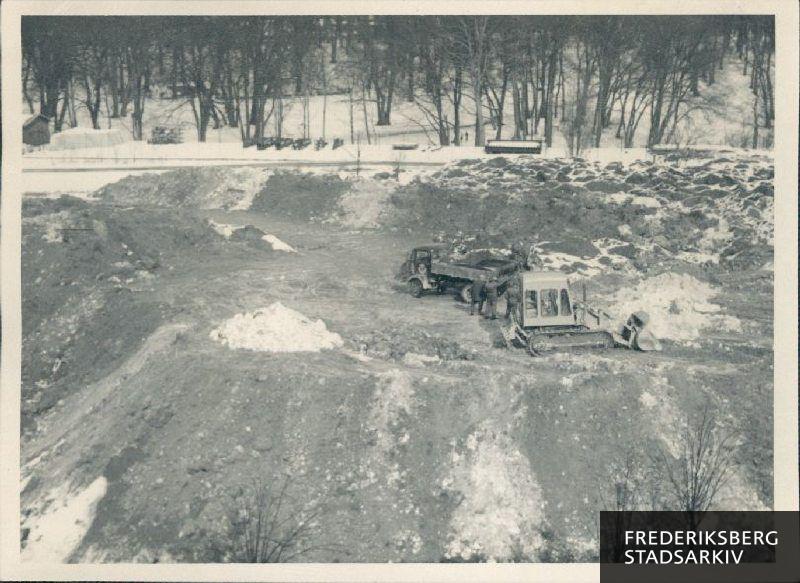 Vejskrabspladsen, tæt ved Søndermarken, set fra Brøndkærvej 9, 4. sal