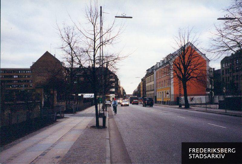 Nordre Fasanvej, set i retning af Godthåbsvej. Til venstre ligger Frederiksberg Hospital
