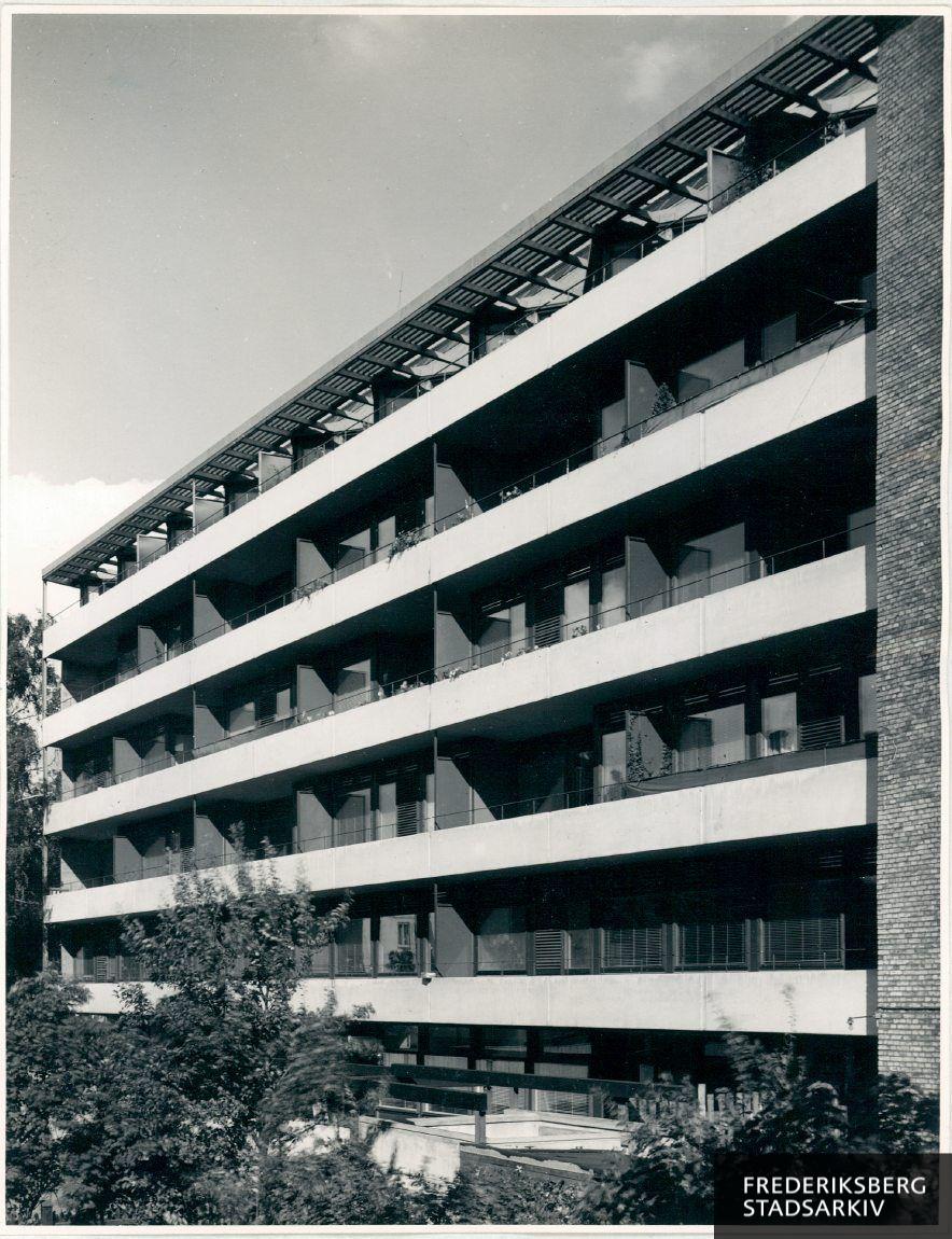Beboelsesejendom på Grundtvigsvej 27 A-B-C