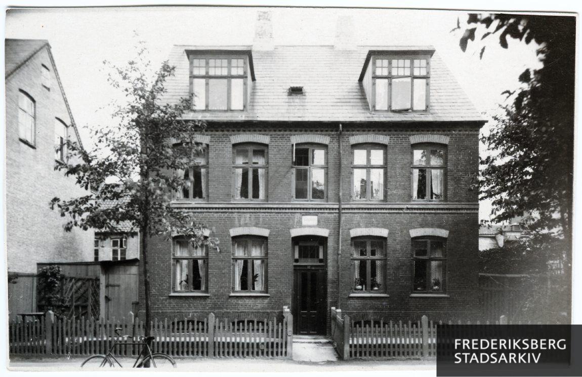 Ejendommen Lindely, Lykkesholms Allé 32