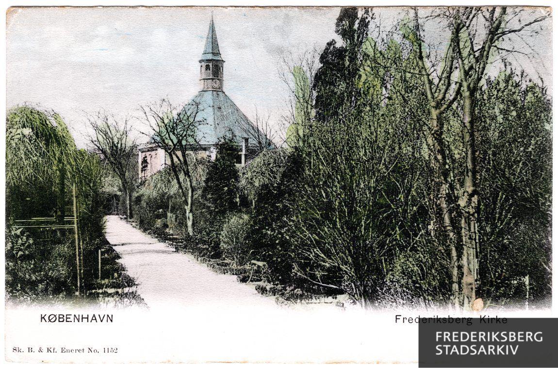 Frederiksberg Ældre Kirkegård, 2. afdeling, set mod kirken