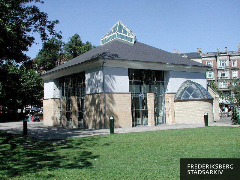 Metronomen, Frederiksberg Kommunes kulturhus, ligger på Godthåbsvej 33 i tilknytning til Aksel Møllers Have