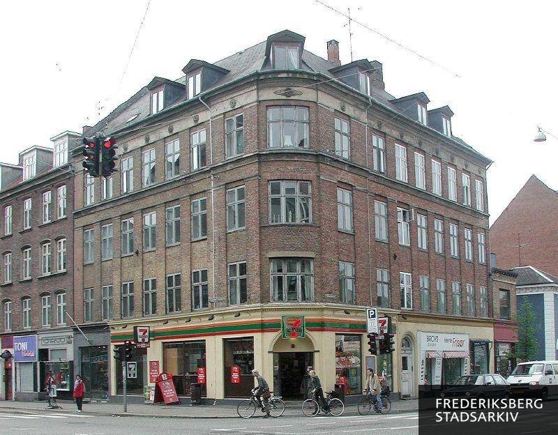 Hjørneejendommen Alhambravej 22 og Gammel Kongevej 111