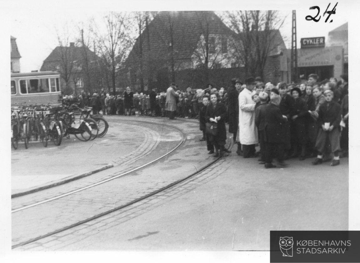 I nærheden af Husum Skole