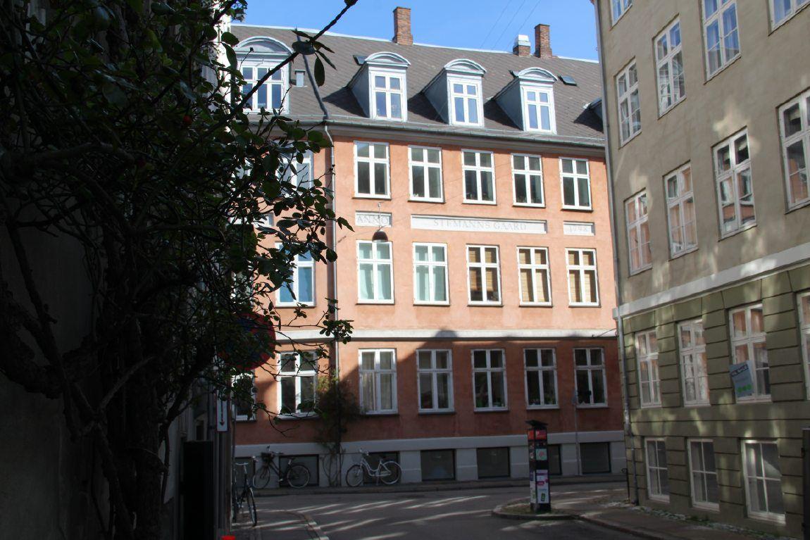 Badstuestræde 11