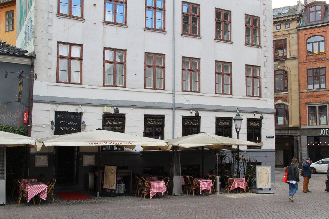 Fiolstræde 2