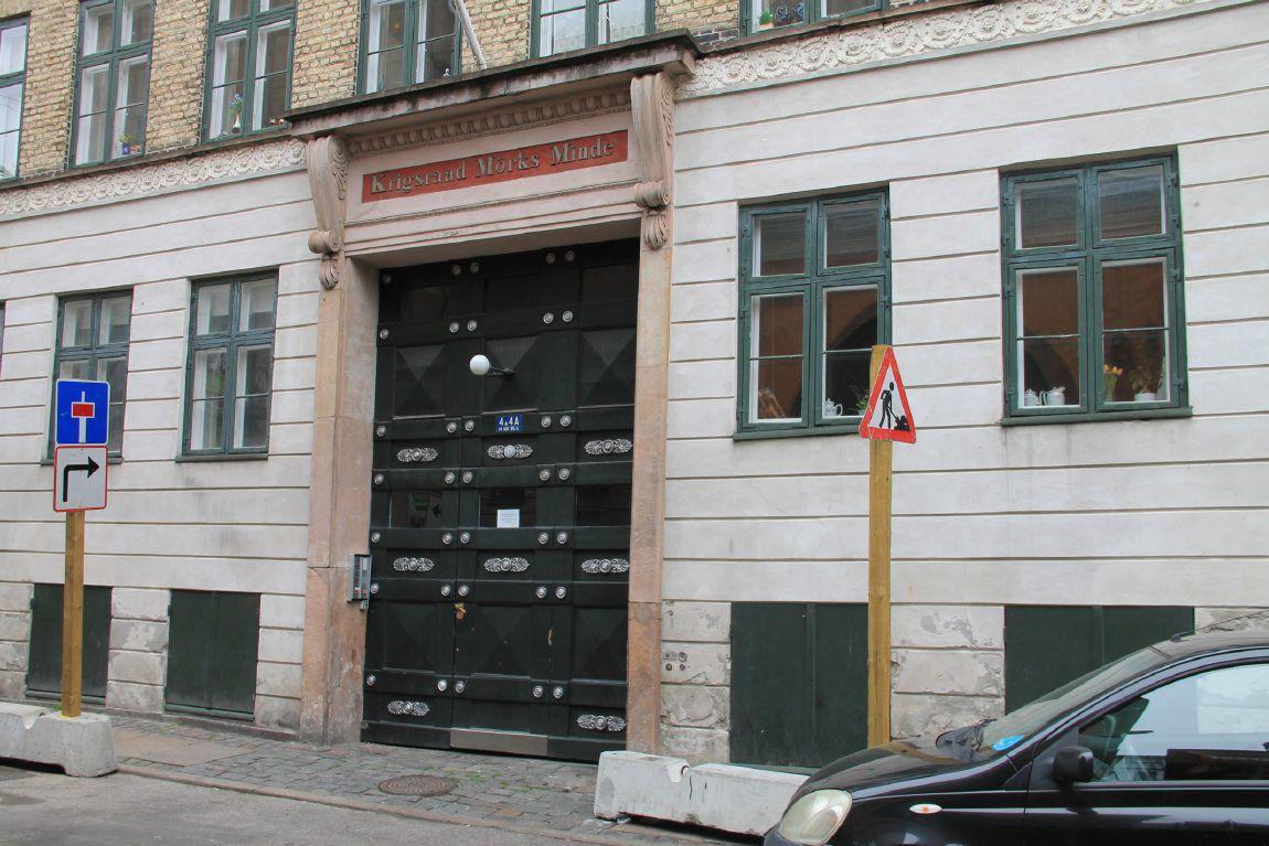 Lille Kannikestræde 4