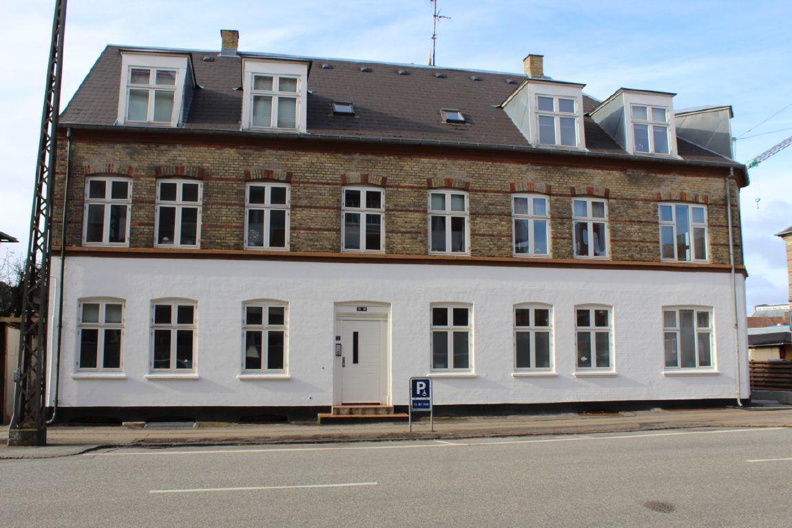 Gammel Jernbanevej 18-16