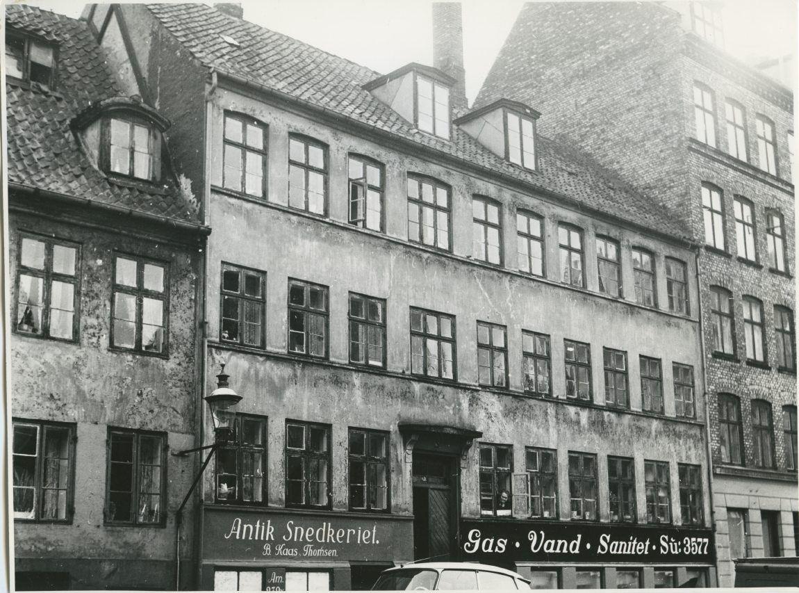 Dronningensgade 6