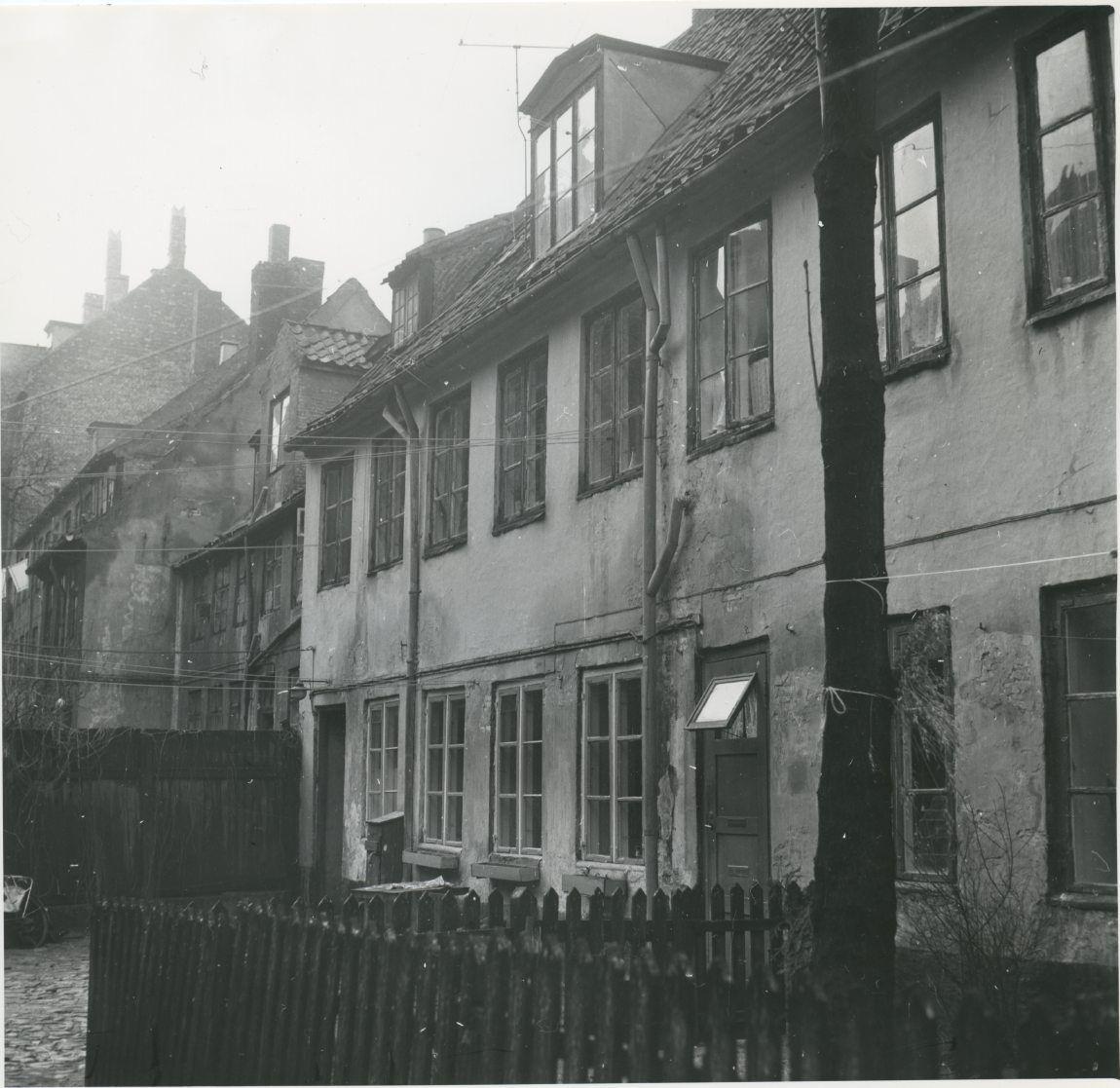 Dronningensgade 10