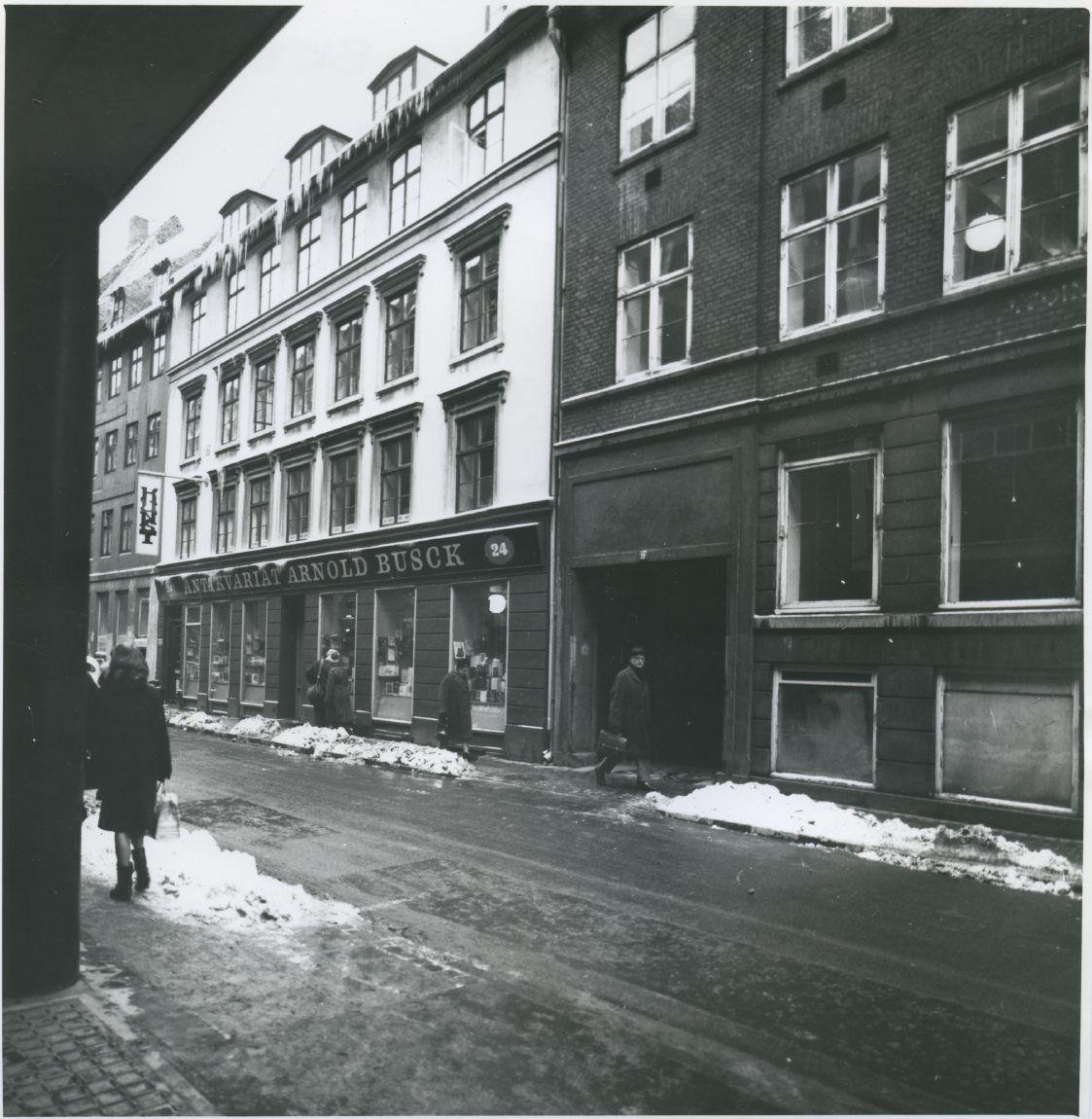 Fiolstræde 24