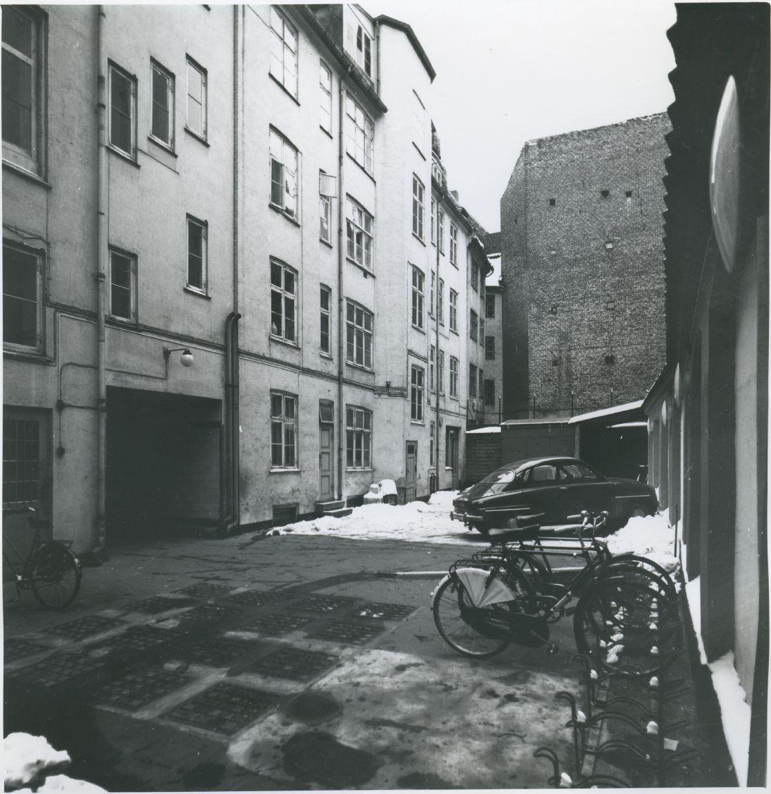Fiolstræde 24