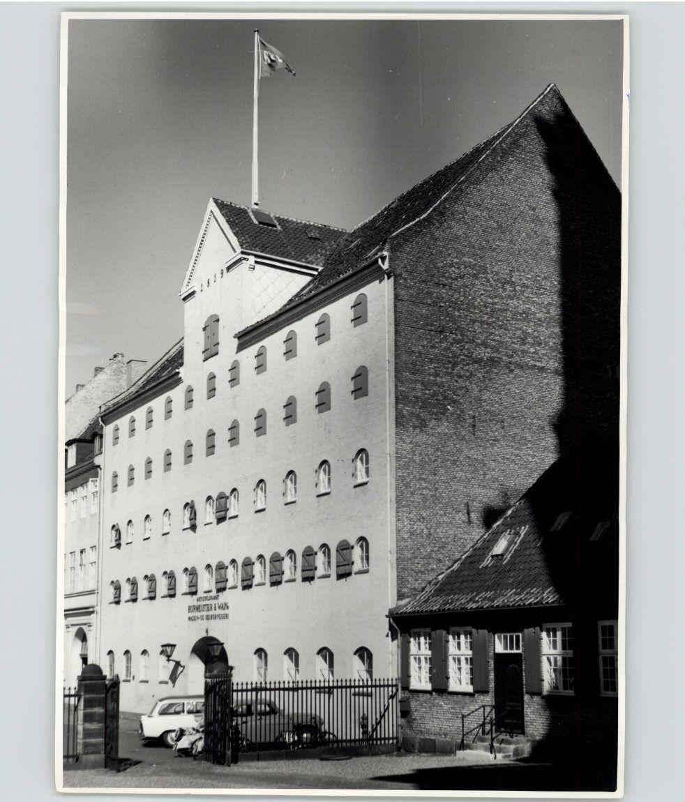 Strandgade 2