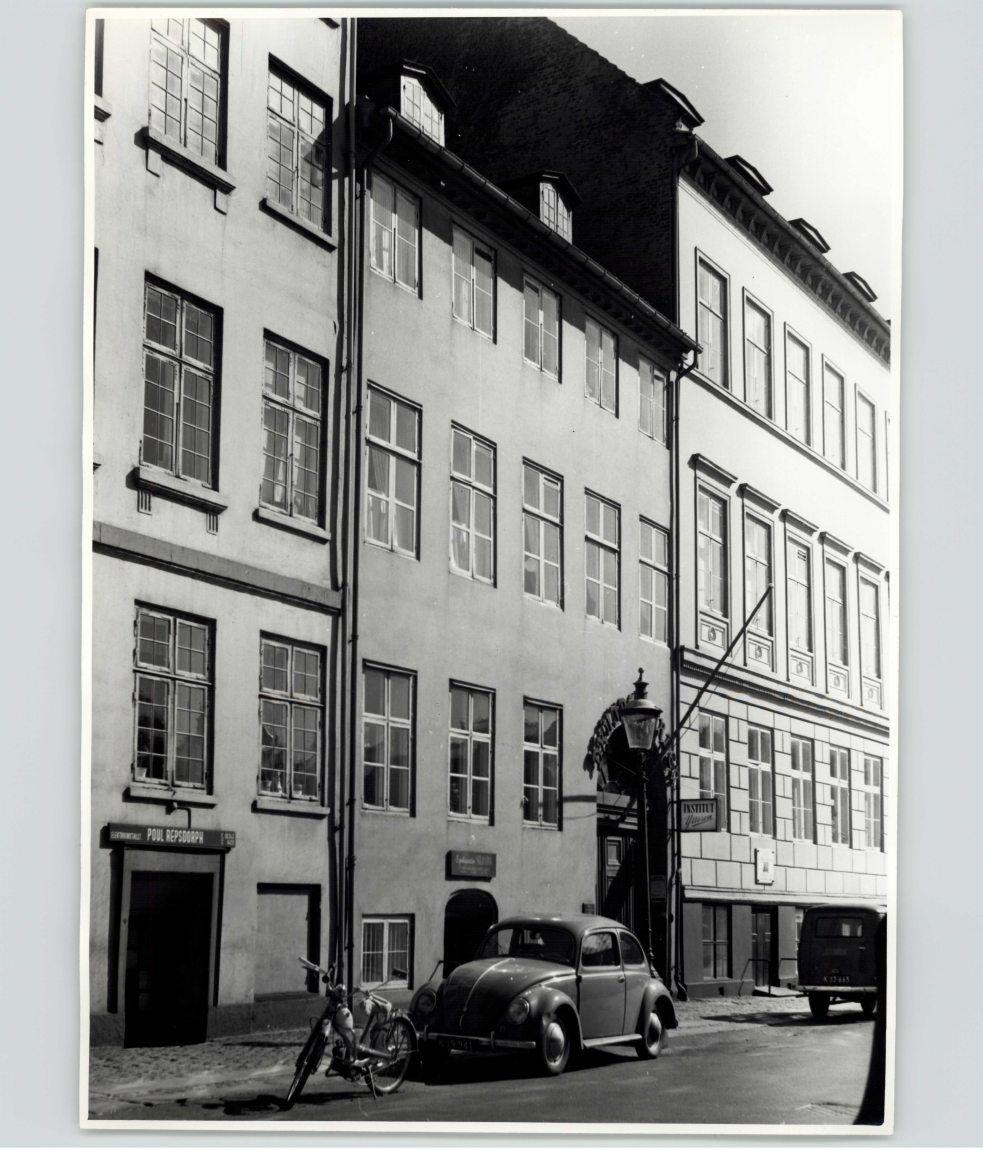 Strandgade 8