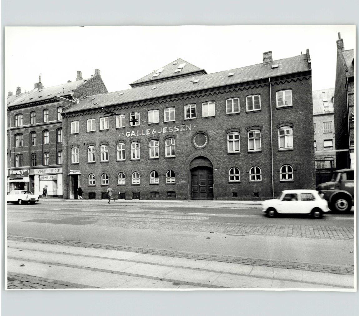 Galle og Jessen, Lyngbyvej 8