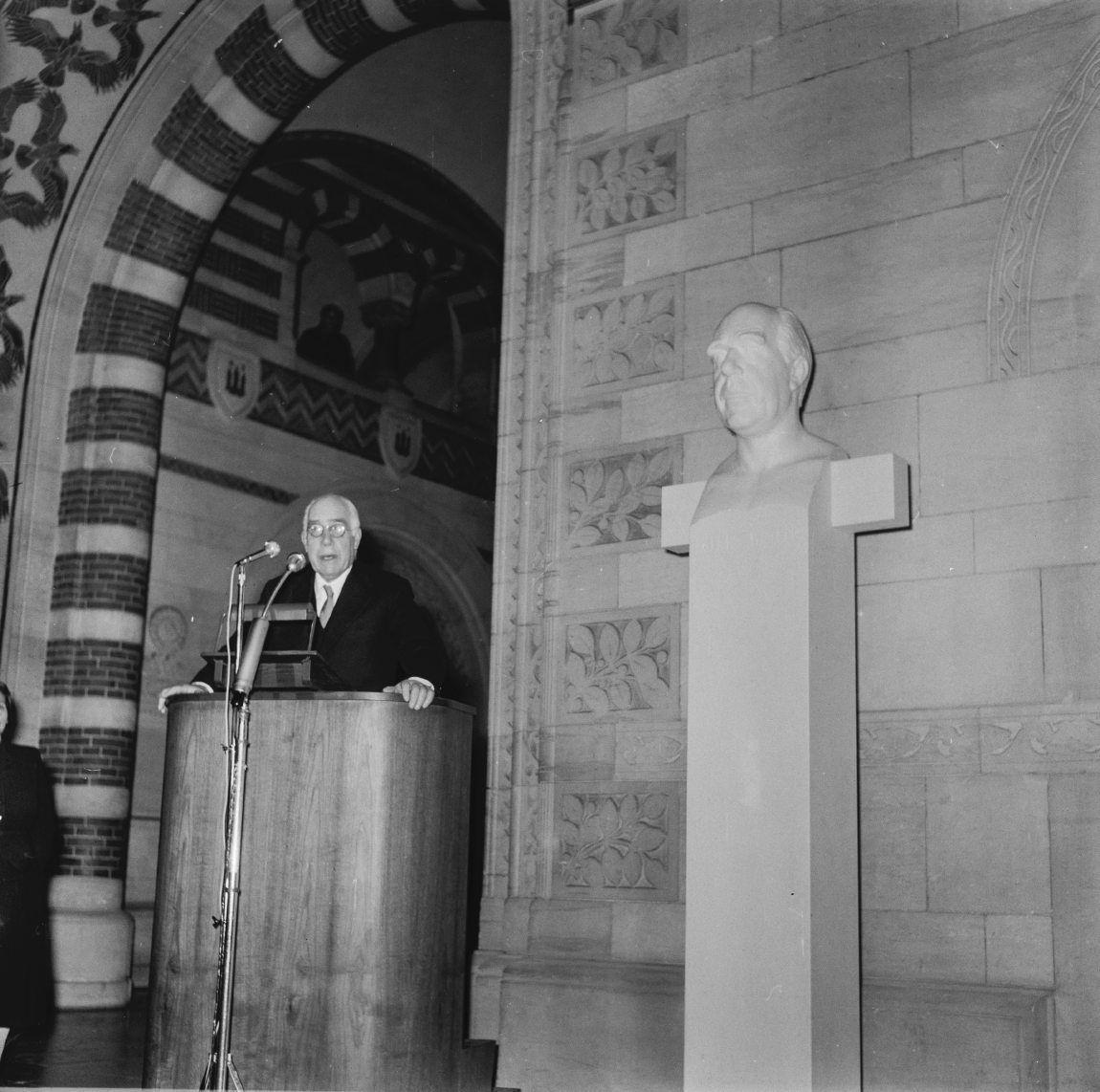 Afsløring af Niels Bohr buste