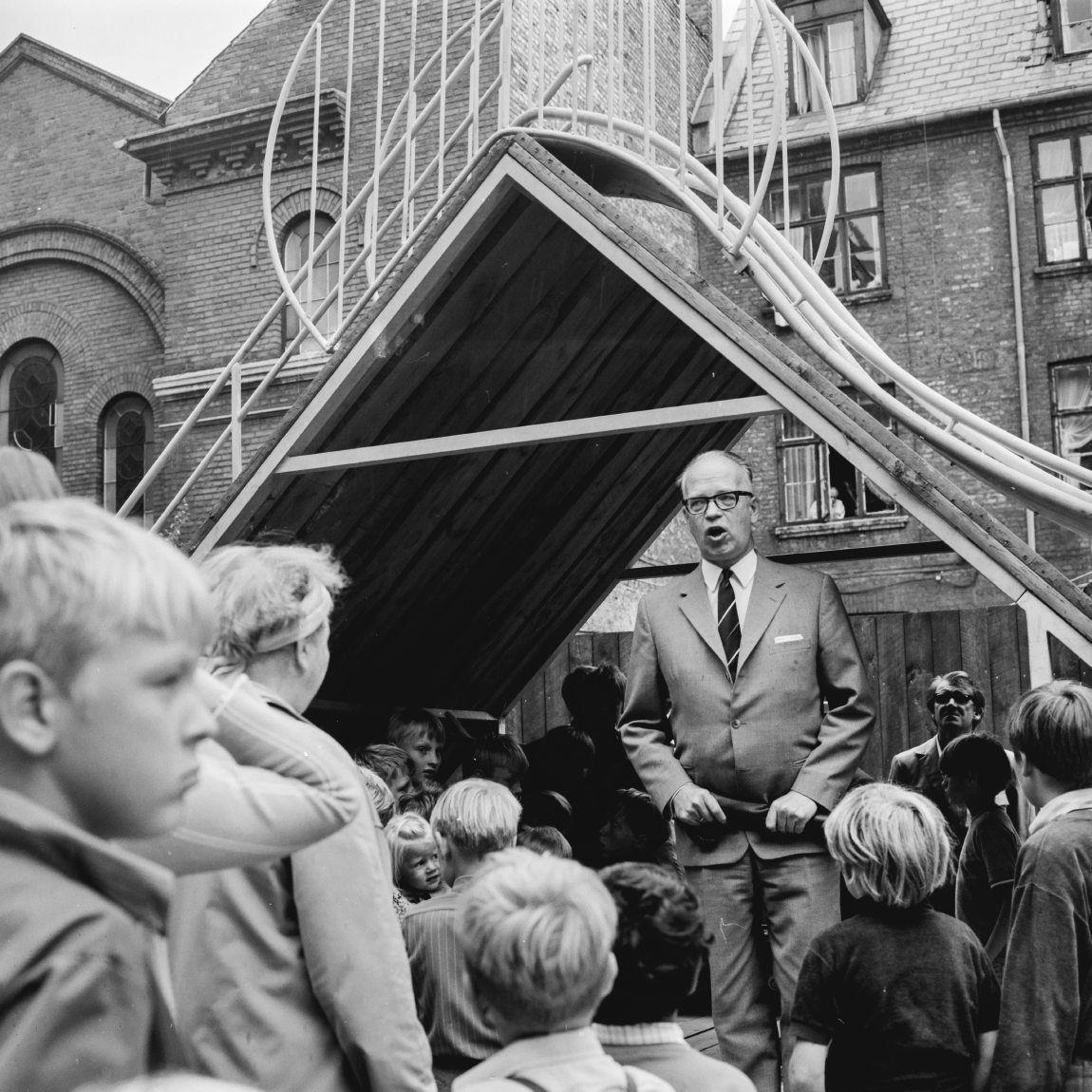 Indvielse af legeplads på Peter Fabers Gade 8