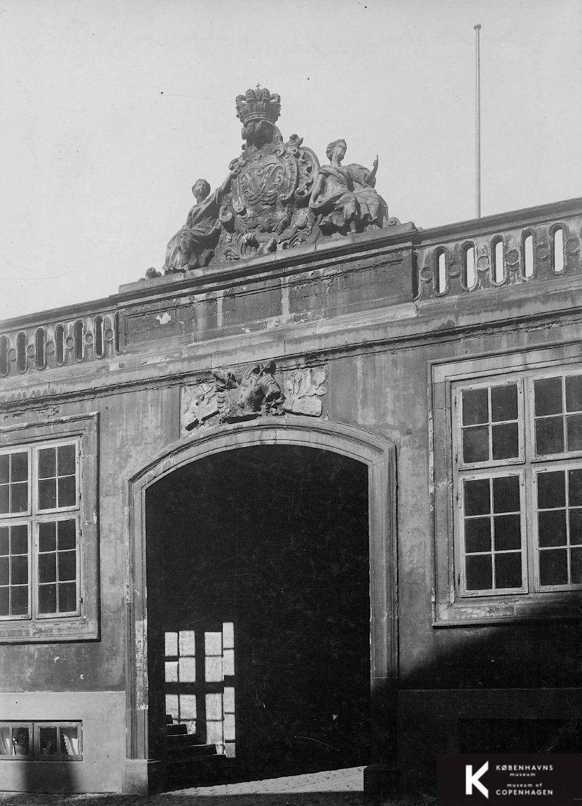 Frederiksholms Kanal 12