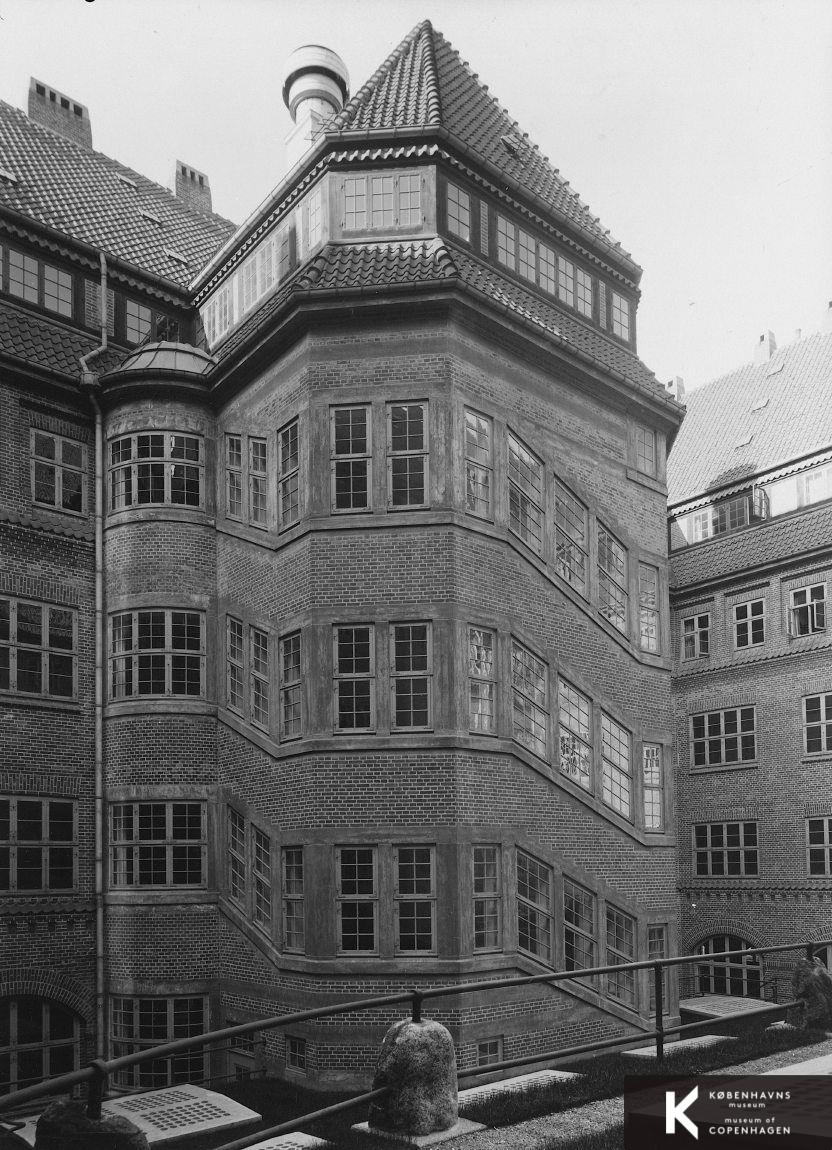 Vognmagergade 8