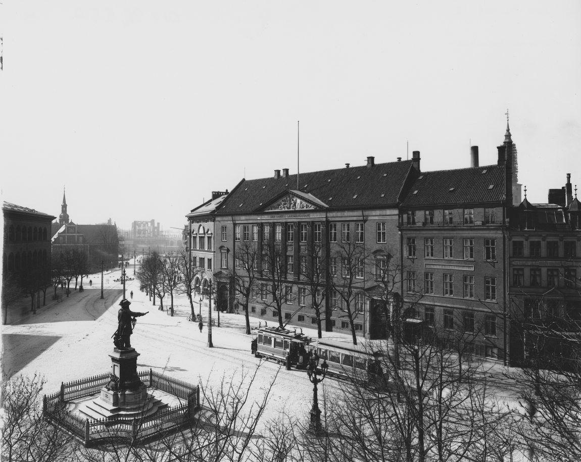 Holmens Kanal 12
