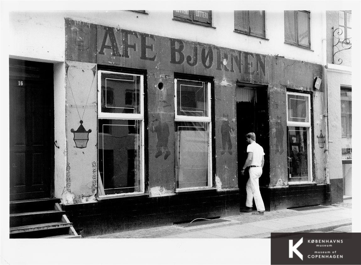 Larsbjørnsstræde 16 - Cafe Bjørnen